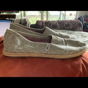 Toms slip on shoes, great condition.